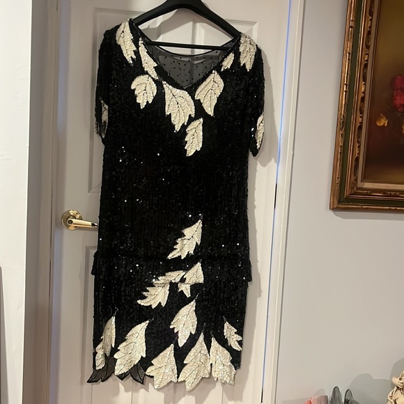 Vintage, 100% pure silk size 3X evening gown. Black and white. - Picture 9 of 16